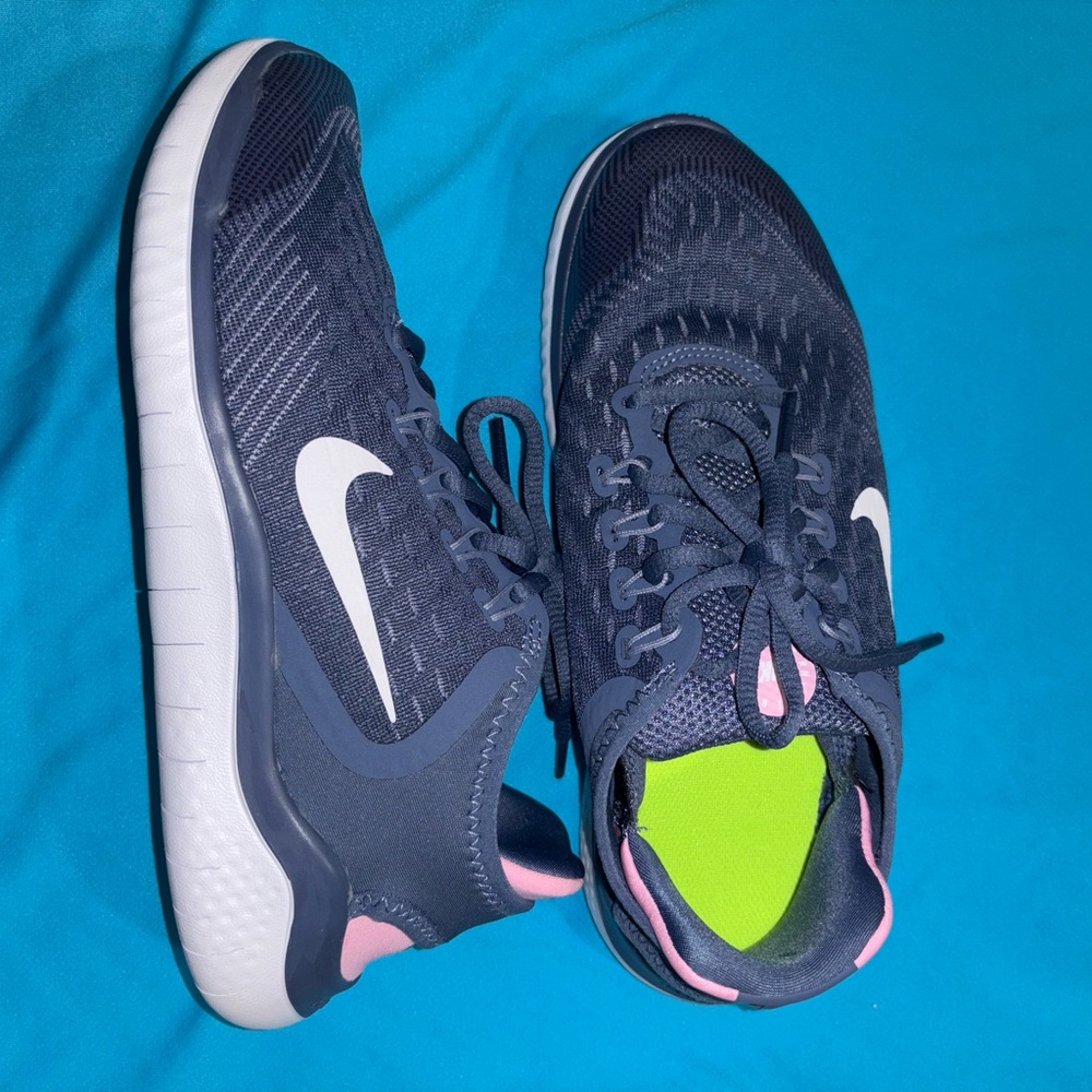 Nike Women's Navy and Pink Running Shoes